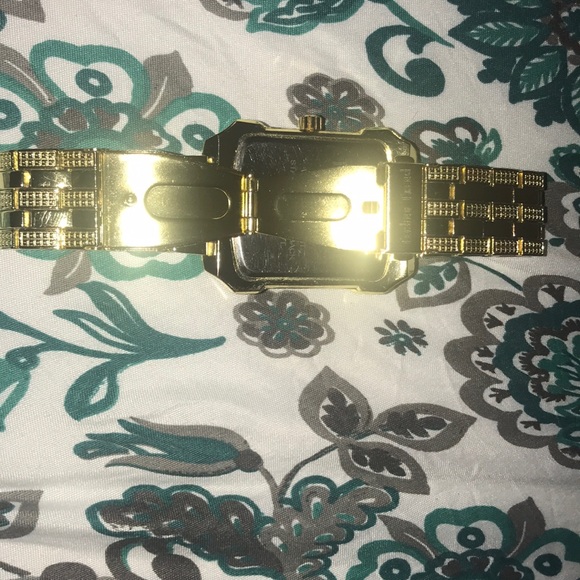 Watch - Picture 2 of 3